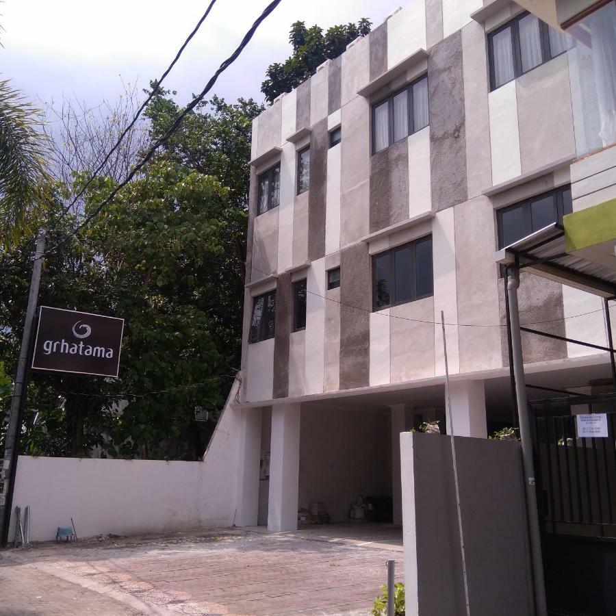 Grhatama Guest House Kejayan Ngoại thất bức ảnh